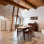 Trulli Pietra E Sogni فندق مبيت وإفطار
